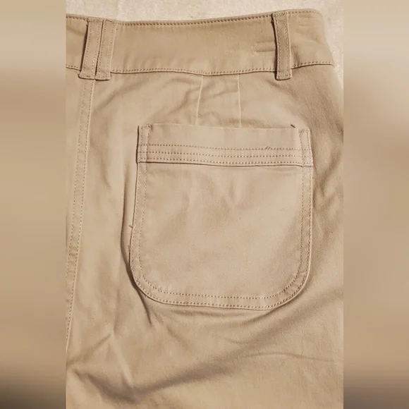 Christopher & Banks Color Tan Khaki Capri Pants Women's SIZE 10 Stretch - Picture 11 of 11